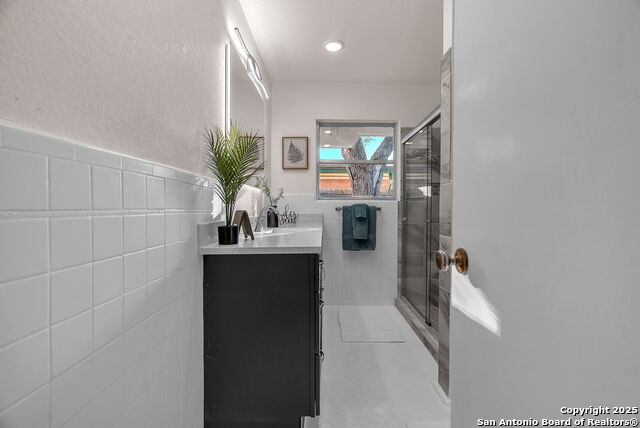 Image 52 of 72 For 212 Atwater