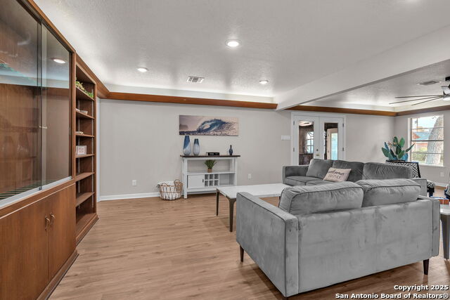 Image 8 of 72 For 212 Atwater