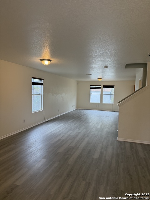 Listing photo id 1 for 3819 Amber Hollow