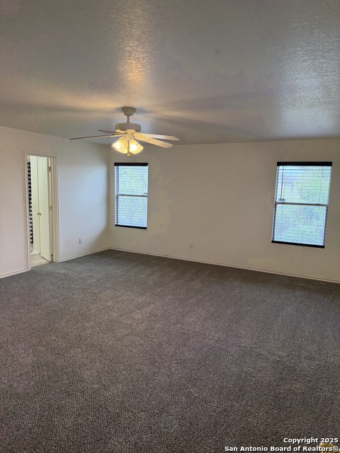 Listing photo id 6 for 3819 Amber Hollow