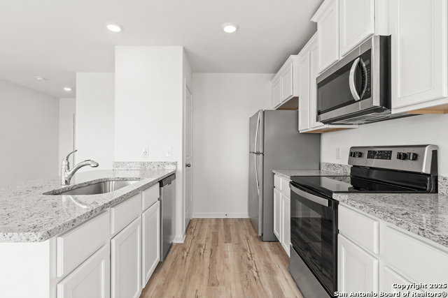 Image 11 of 24 For 16025 Stratford Cove