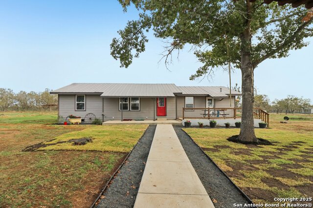 Listing photo id 1 for 5054 Odaniel