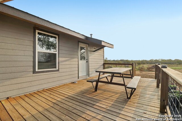 Listing photo id 5 for 5054 Odaniel