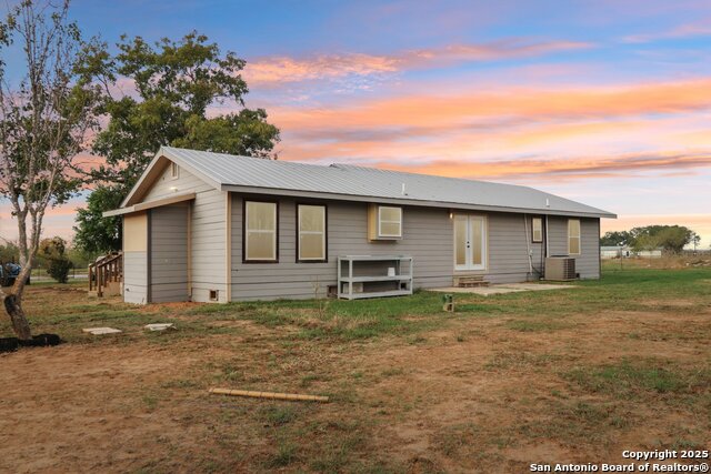 Listing photo id 0 for 5054-5080 Odaniel