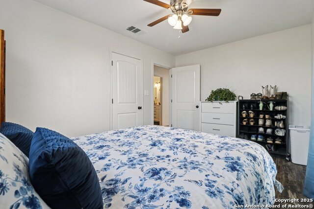 Listing photo id 32 for 5054-5080 Odaniel