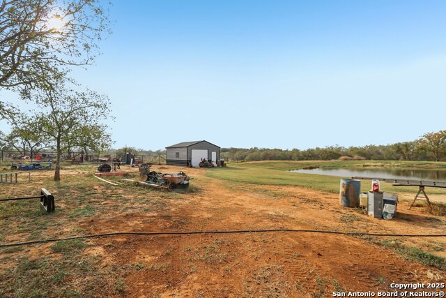 Listing photo id 37 for 5054-5080 Odaniel