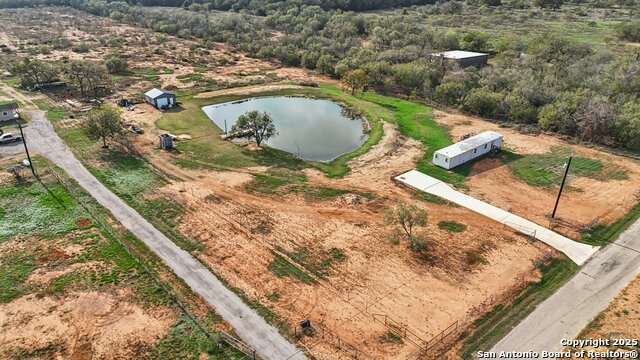 Listing photo id 41 for 5054-5080 Odaniel