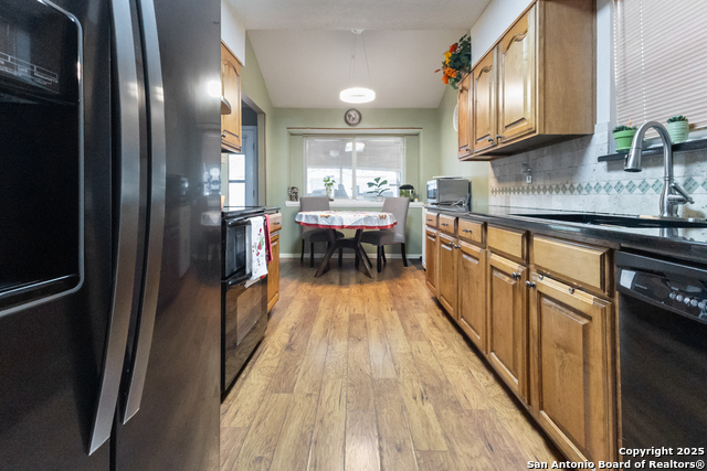 Image 9 of 17 For 5843 Spring Valley