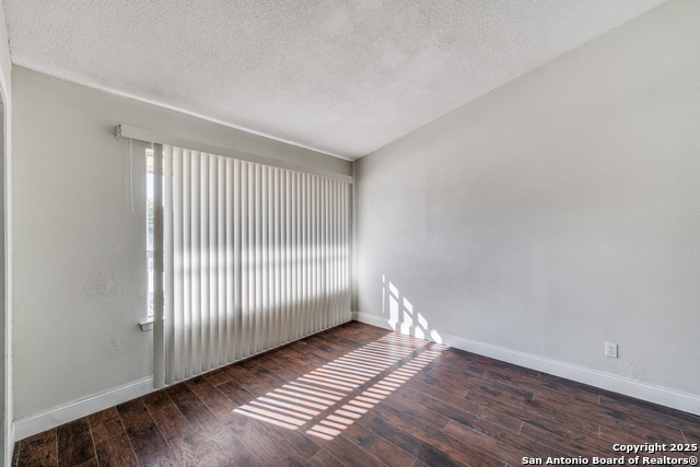 Image 13 of 23 For 7123 Thrush View 20