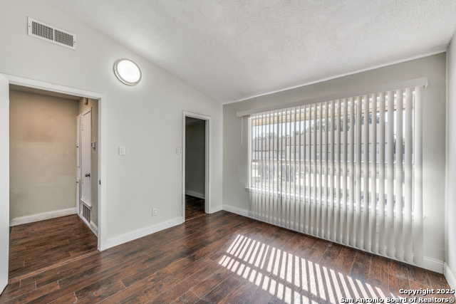 Image 14 of 23 For 7123 Thrush View 20