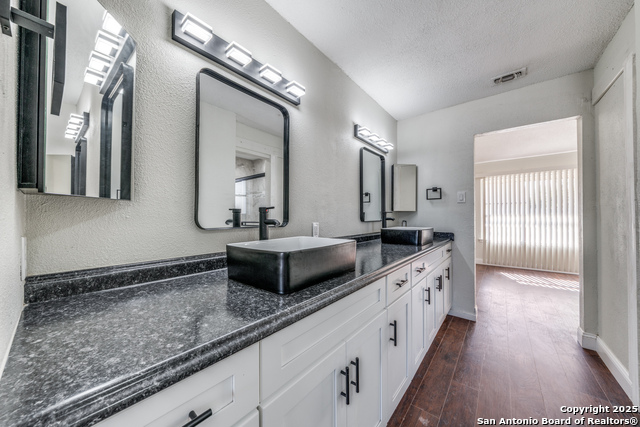 Image 17 of 23 For 7123 Thrush View 20