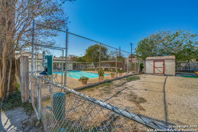 Image 22 of 23 For 7123 Thrush View 20