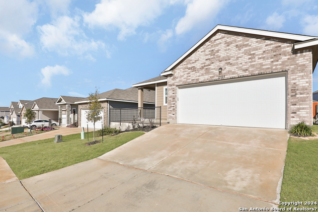 Image 2 of 50 For 12527 Corona Borealis