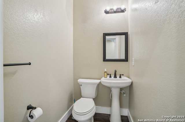 Image 13 of 33 For 8366 Ventura Blvd