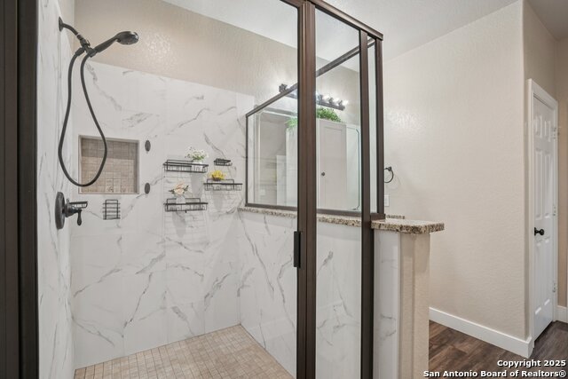 Image 18 of 33 For 8366 Ventura Blvd