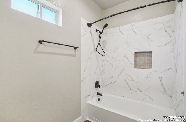 Image 25 of 33 For 8366 Ventura Blvd