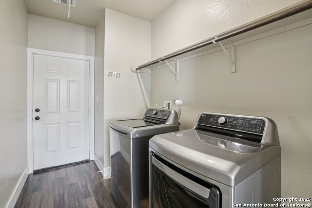 Image 26 of 33 For 8366 Ventura Blvd