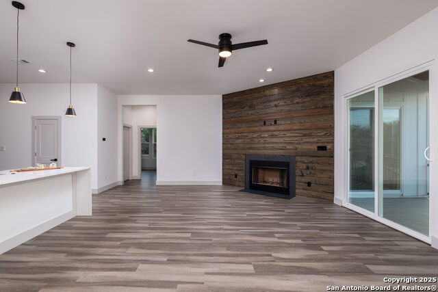 Listing photo id 12 for 1210 Fernwood Rd