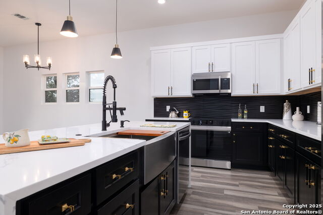 Listing photo id 18 for 1210 Fernwood Rd