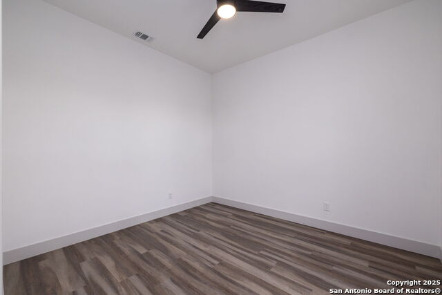 Listing photo id 20 for 1210 Fernwood Rd