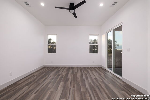 Listing photo id 23 for 1210 Fernwood Rd