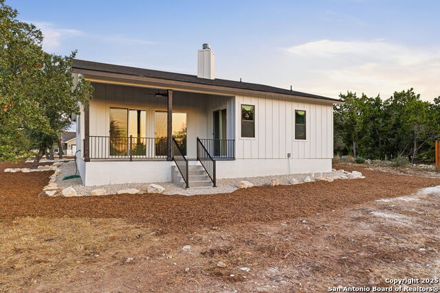 Listing photo id 27 for 1210 Fernwood Rd