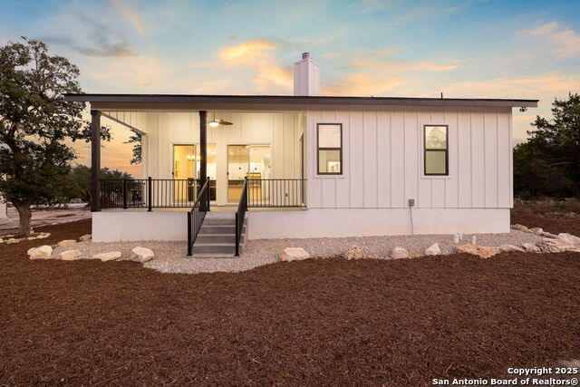 Listing photo id 28 for 1210 Fernwood Rd