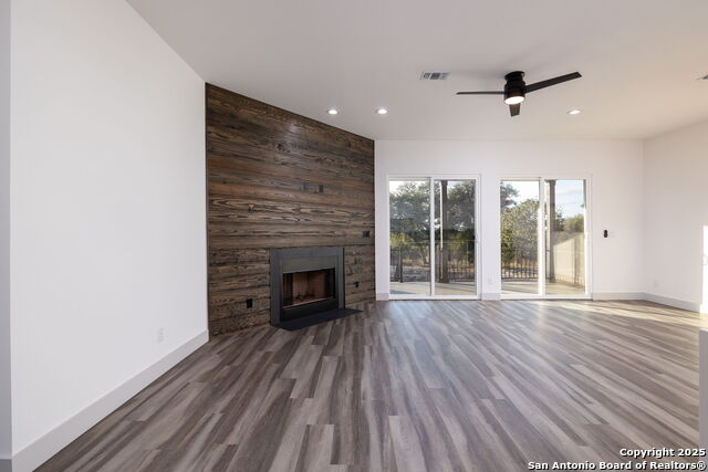 Listing photo id 7 for 1210 Fernwood Rd