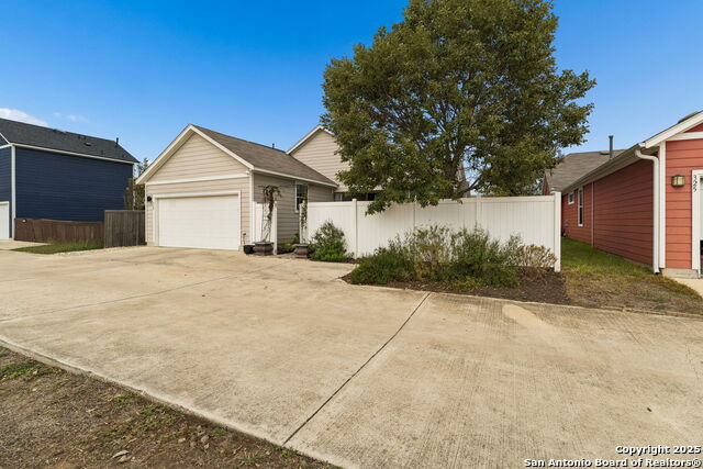 Image 8 of 48 For 329 Newberry Trail