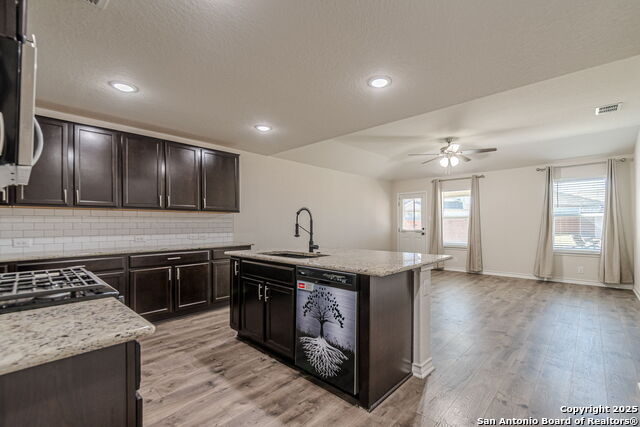 Image 17 of 99 For 9717 Baytown Coast