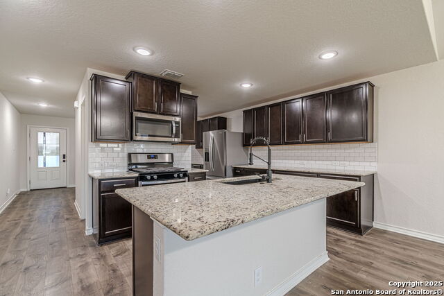 Image 18 of 99 For 9717 Baytown Coast