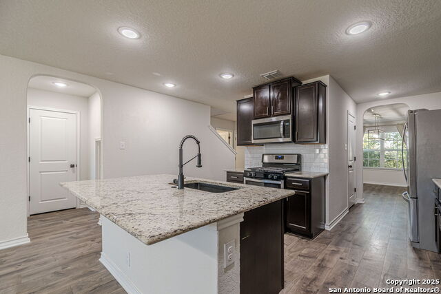 Image 19 of 99 For 9717 Baytown Coast