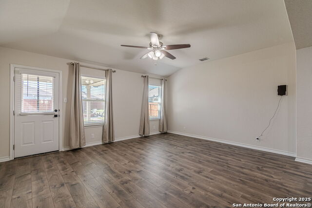 Image 24 of 99 For 9717 Baytown Coast