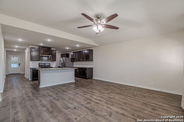 Image 26 of 99 For 9717 Baytown Coast