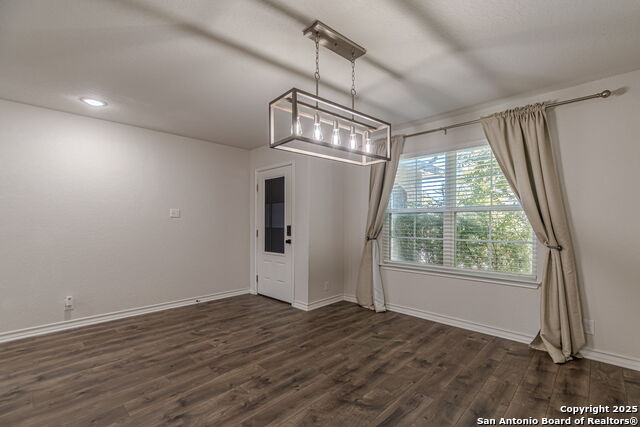 Image 7 of 99 For 9717 Baytown Coast