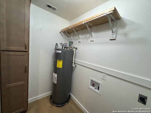 Image 14 of 42 For 121 Larkspur