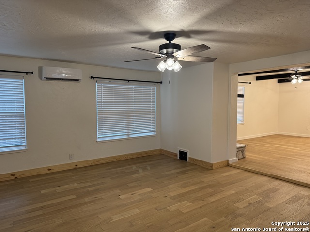 Image 22 of 42 For 121 Larkspur