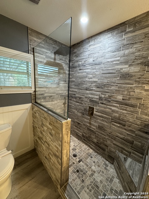 Image 25 of 42 For 121 Larkspur