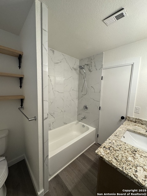 Image 29 of 42 For 121 Larkspur