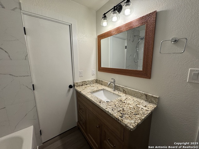 Image 33 of 42 For 121 Larkspur