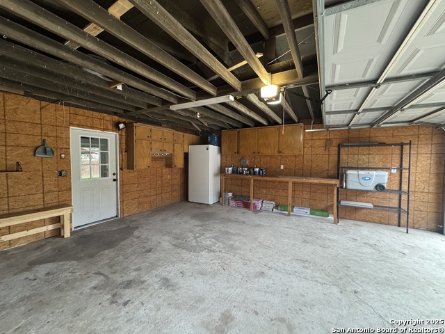 Image 38 of 42 For 121 Larkspur