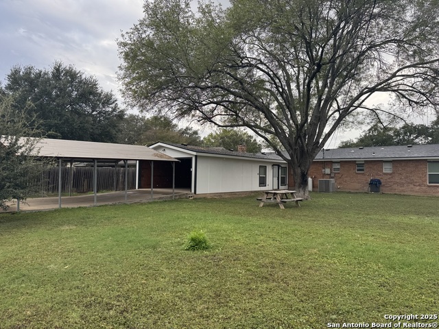 Image 41 of 42 For 121 Larkspur