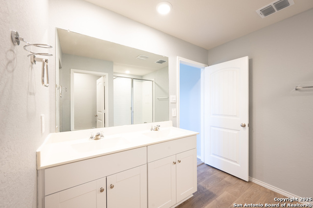 Listing photo id 12 for 556 Chaco Loop