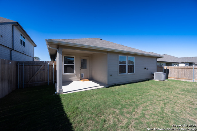 Listing photo id 14 for 556 Chaco Loop