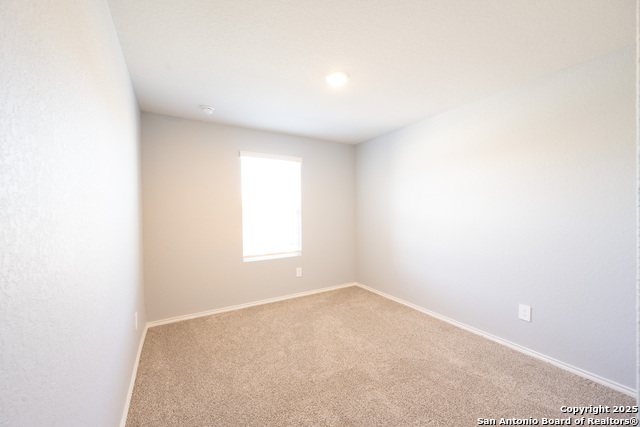 Listing photo id 3 for 556 Chaco Loop