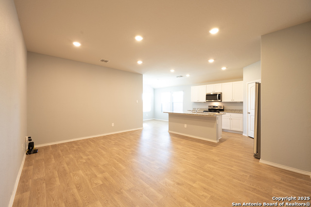 Listing photo id 6 for 556 Chaco Loop