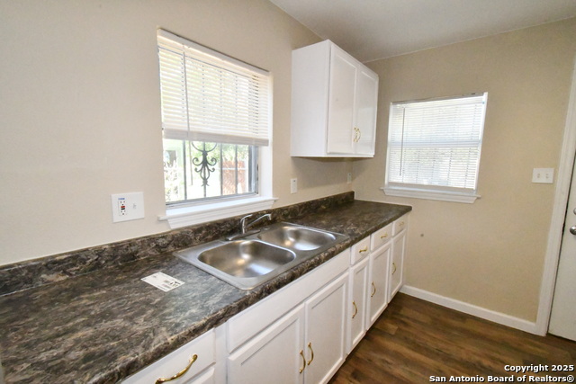 Image 7 of 14 For 1809 Arbor  