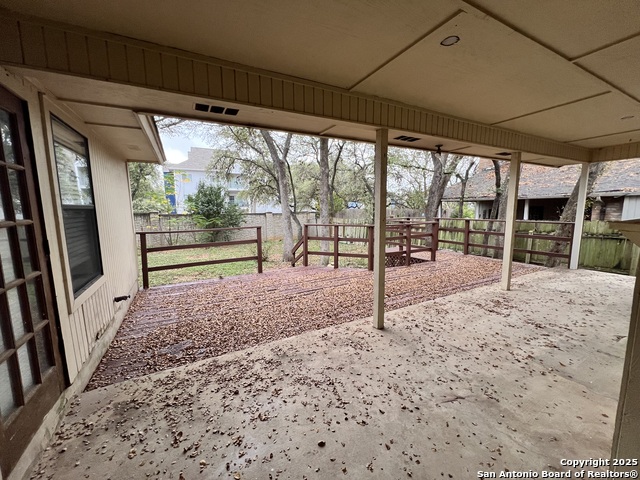 Image 5 of 10 For 13830 Hillside