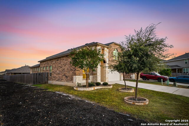 Image 5 of 58 For 8512 Murray Grey