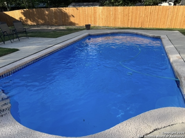 Image 2 of 52 For 2071 Club  